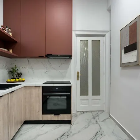 Refined 3br - Balcony With Boulevard Views Near Cismigiu *