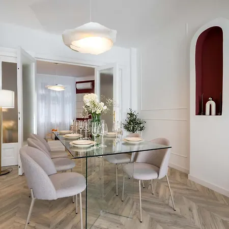 Refined 3br - Balcony With Boulevard Views Near Cismigiu Appartement Bucarest