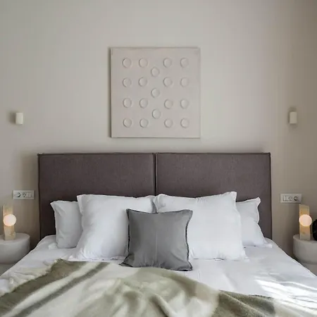 アパート Refined 3br - Balcony With Boulevard Views Near Cismigiu ブカレスト