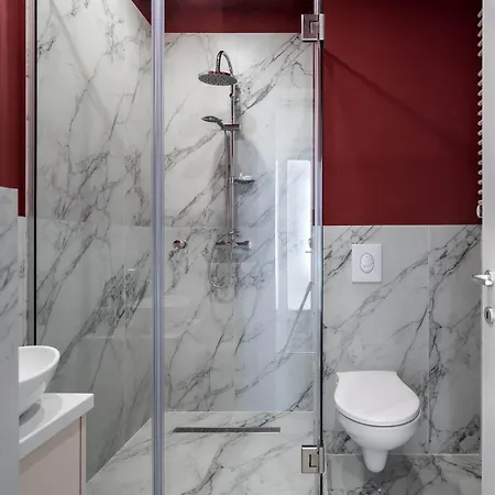 アパート Refined 3br - Balcony With Boulevard Views Near Cismigiu ブカレスト