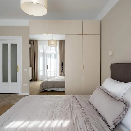 Refined 3br - Balcony With Boulevard Views Near Cismigiu