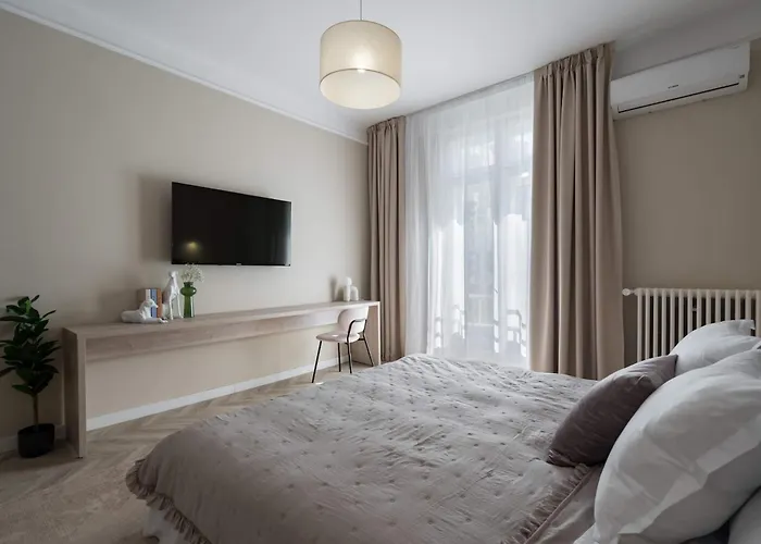 Refined 3br - Balcony With Boulevard Views Near Cismigiu דירה *