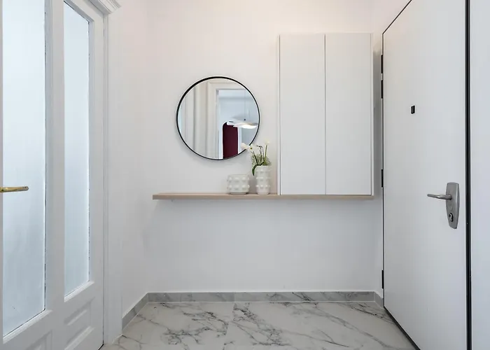 Refined 3br - Balcony With Boulevard Views Near Cismigiu