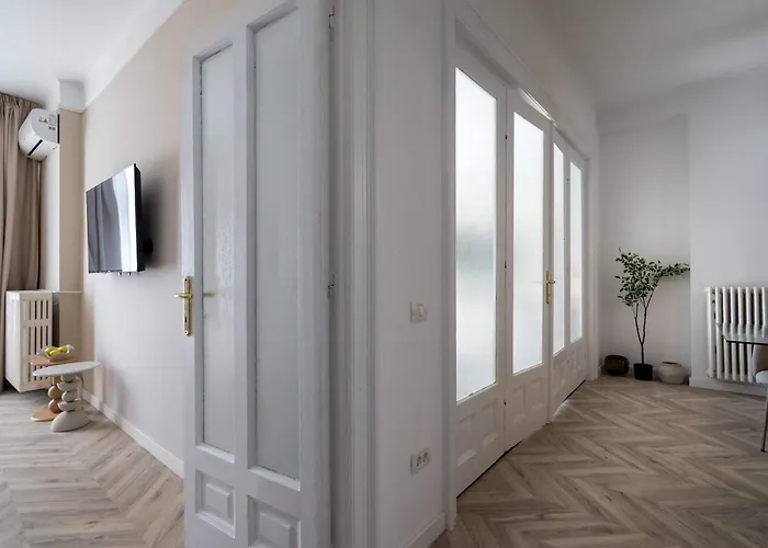 Refined 3br - Balcony With Boulevard Views Near Cismigiu * Bucarest