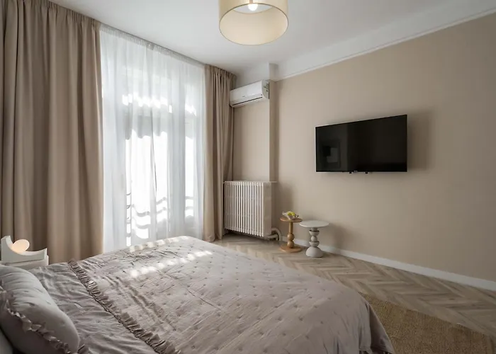 Refined 3br - Balcony With Boulevard Views Near Cismigiu