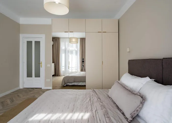 Refined 3br - Balcony With Boulevard Views Near Cismigiu