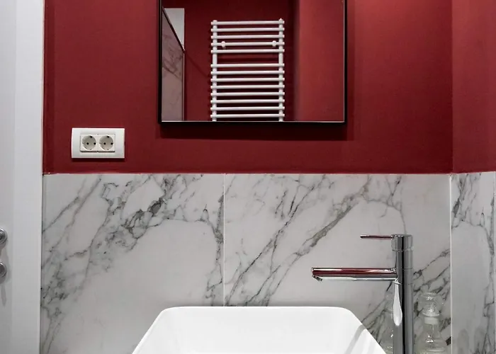 Refined 3br - Balcony With Boulevard Views Near Cismigiu Apartament