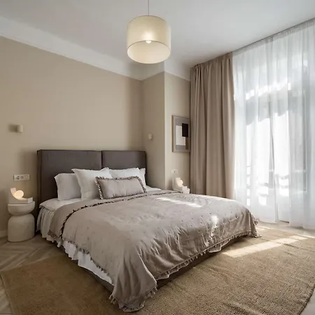 Refined 3br - Balcony With Boulevard Views Near Cismigiu Bukarest