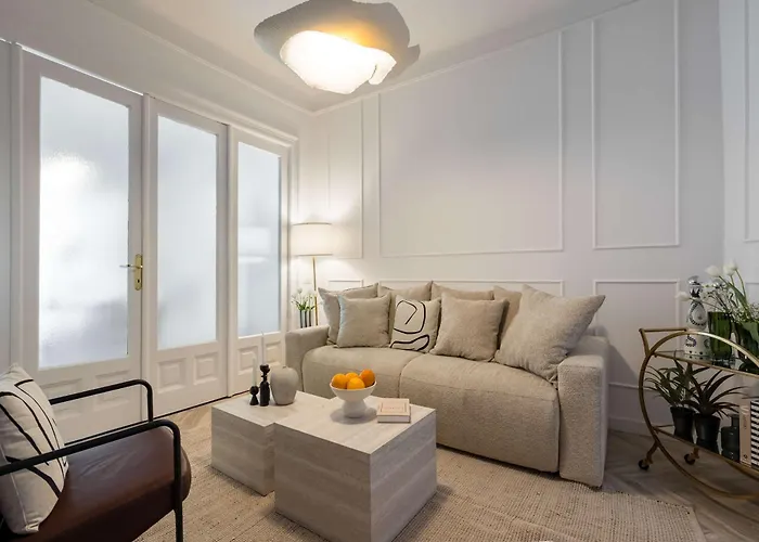 Apartment Refined 3br - Balcony With Boulevard Views Near Cismigiu Bukarest
