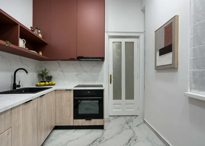 Refined 3br - Balcony With Boulevard Views Near Cismigiu *