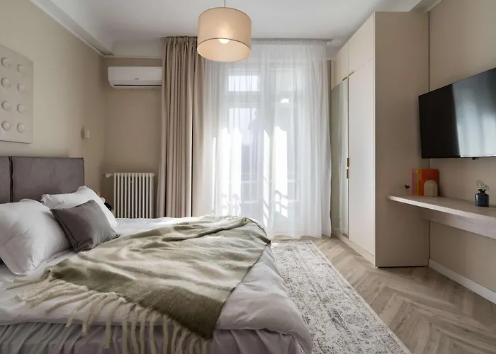 Refined 3br - Balcony With Boulevard Views Near Cismigiu * Bükreş